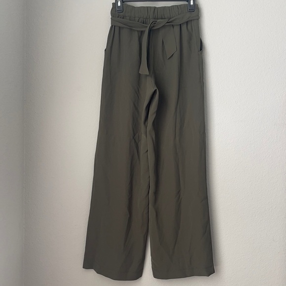 Lululemon Noir Pant Dark Olive size 6 - Picture 1 of 16